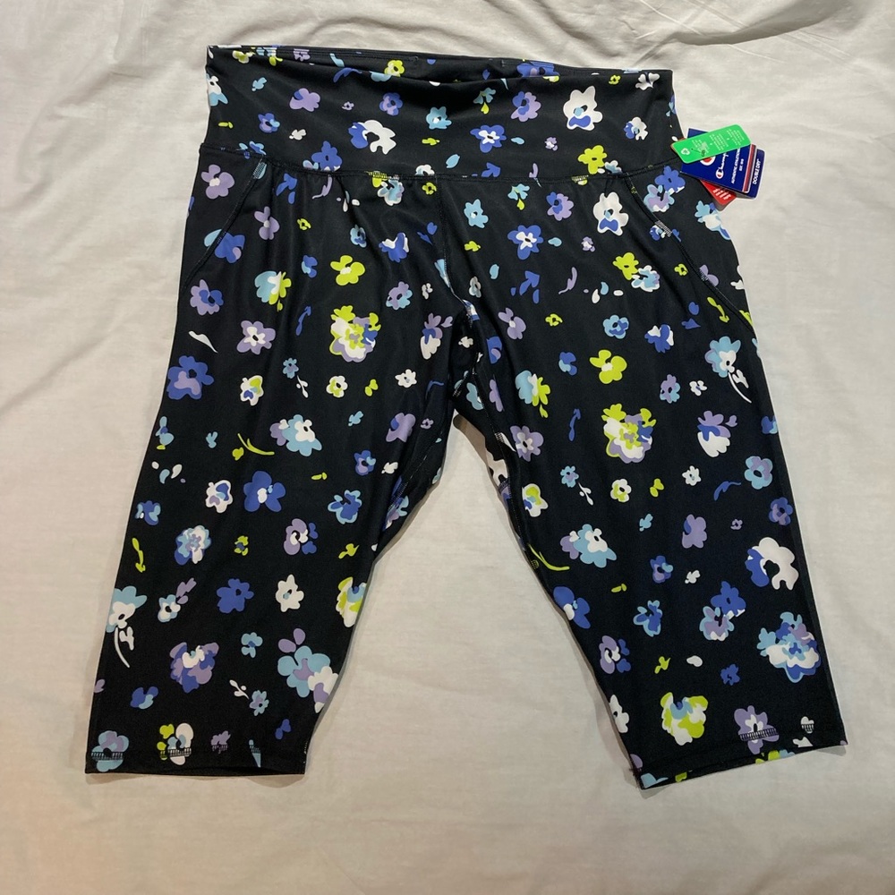 Women’s Champion Capris, size 4X, NWT!